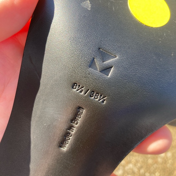 New Mercedes Castillo Burgundy Heels - Picture 6 of 6